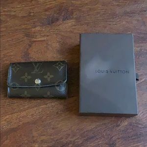 Louis Vuitton 6 key holder